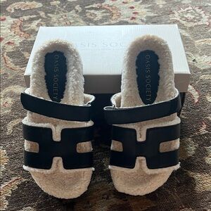 Oasis Society Black and Cream Women's Slippers